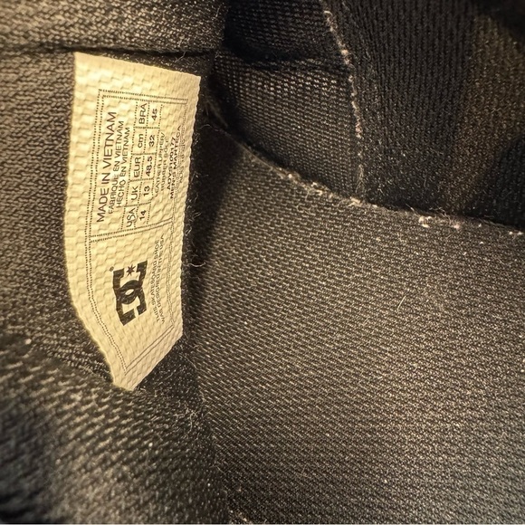 US 14 DC Shoes Men's Black Orange Gray Skate Retro Style Manteca 4 Low - Picture 6 of 6